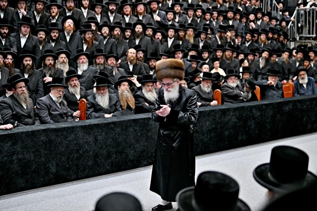 חנוכה בחצה"ק ויזניץ