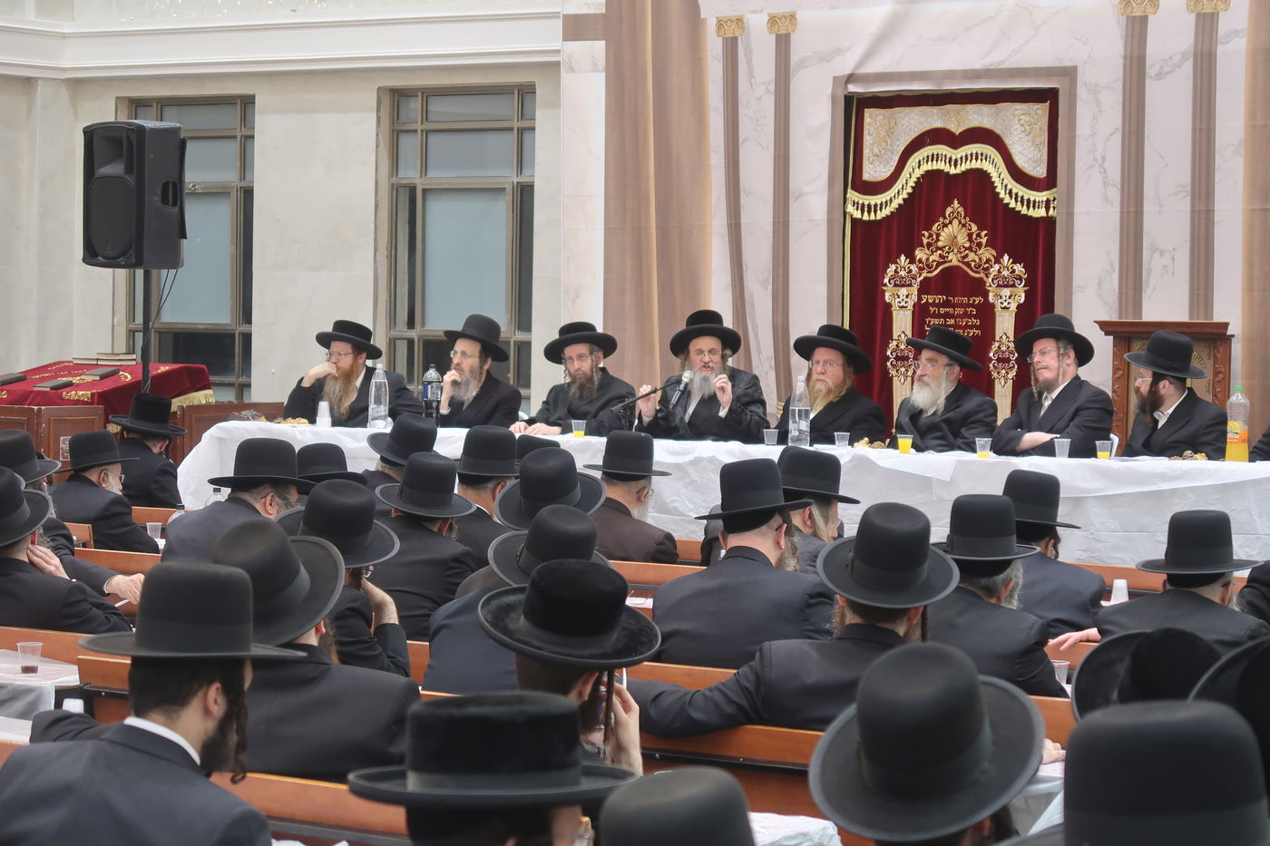 האדמו"ר מדינוב בביקור במוסדות סאטמר