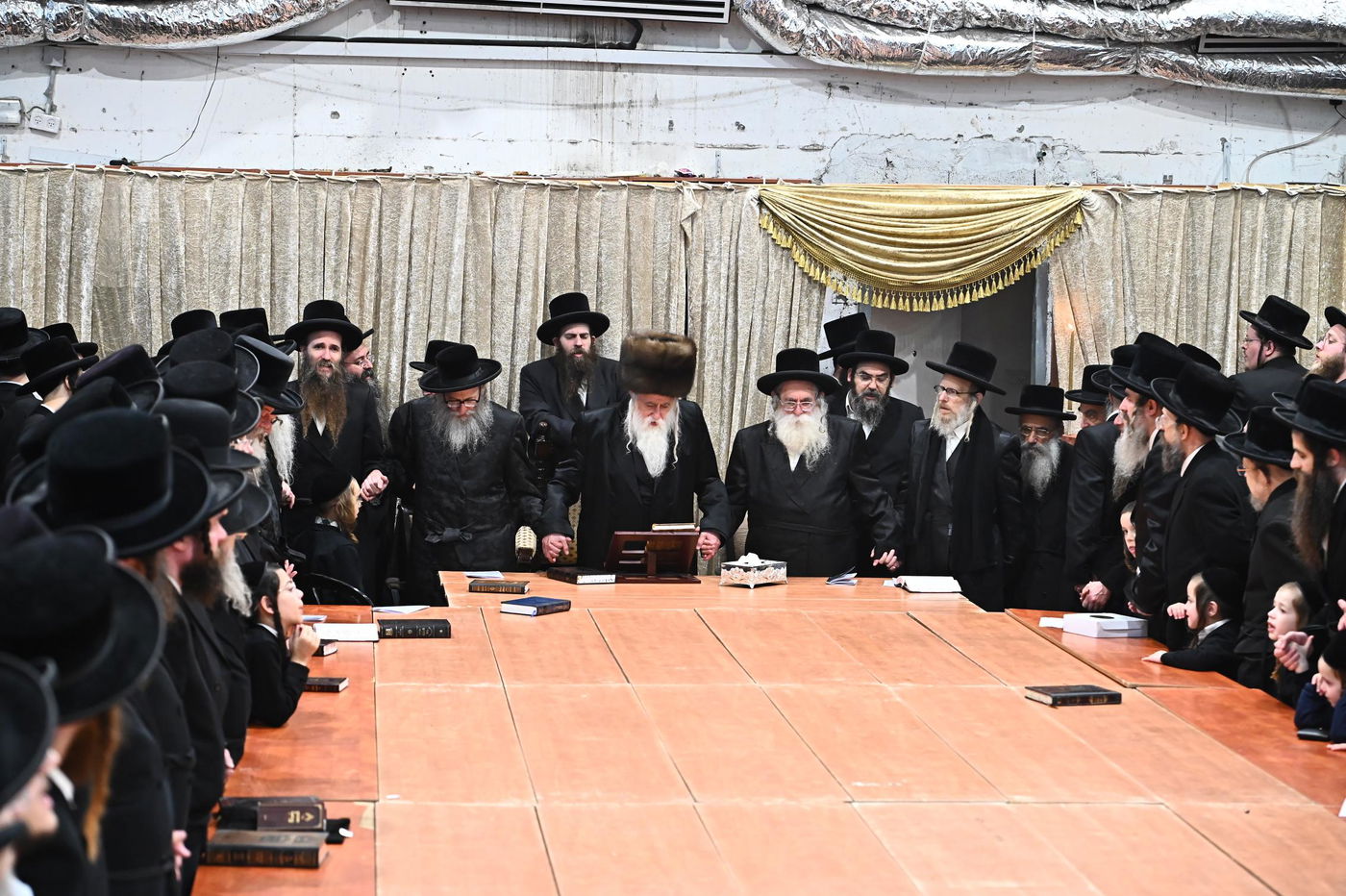 זאת חנוכה בחצה"ק מכנובקא בעלזא