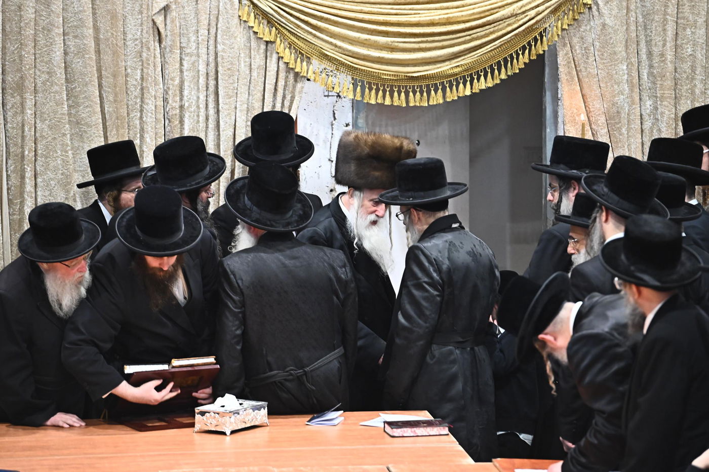 זאת חנוכה בחצה"ק מכנובקא בעלזא