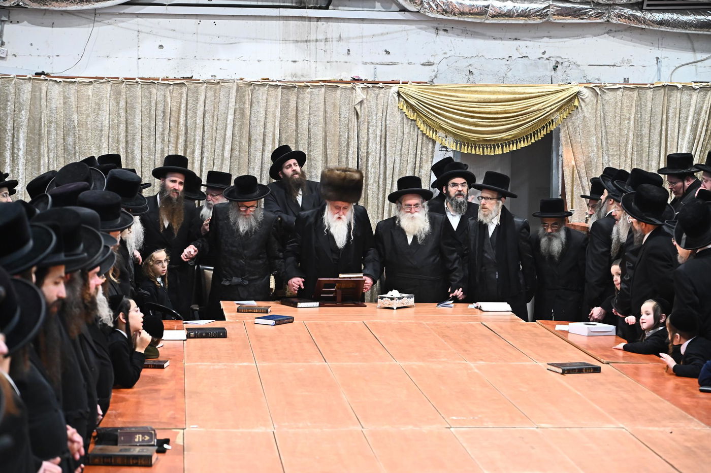 זאת חנוכה בחצה"ק מכנובקא בעלזא