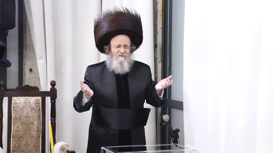 חנוכה בחצה"ק דינוב