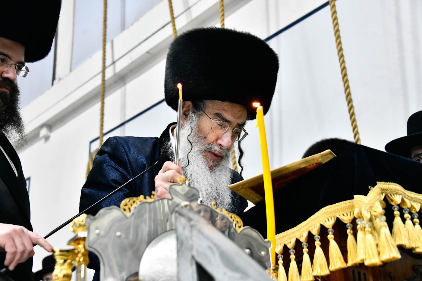 מוצאי שבת חנוכה בחצה"ק אלכסנדר