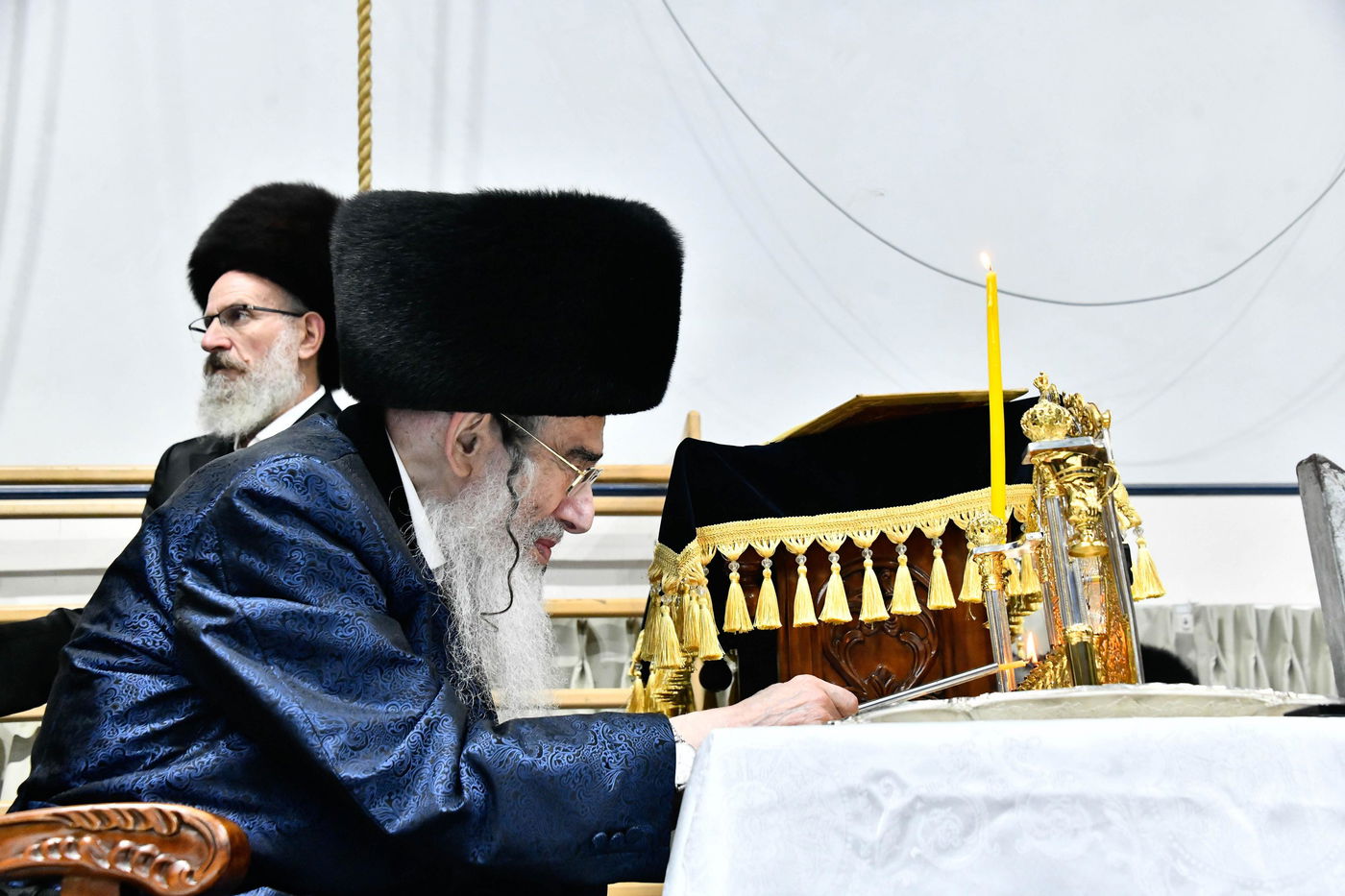 מוצאי שבת חנוכה בחצה"ק אלכסנדר