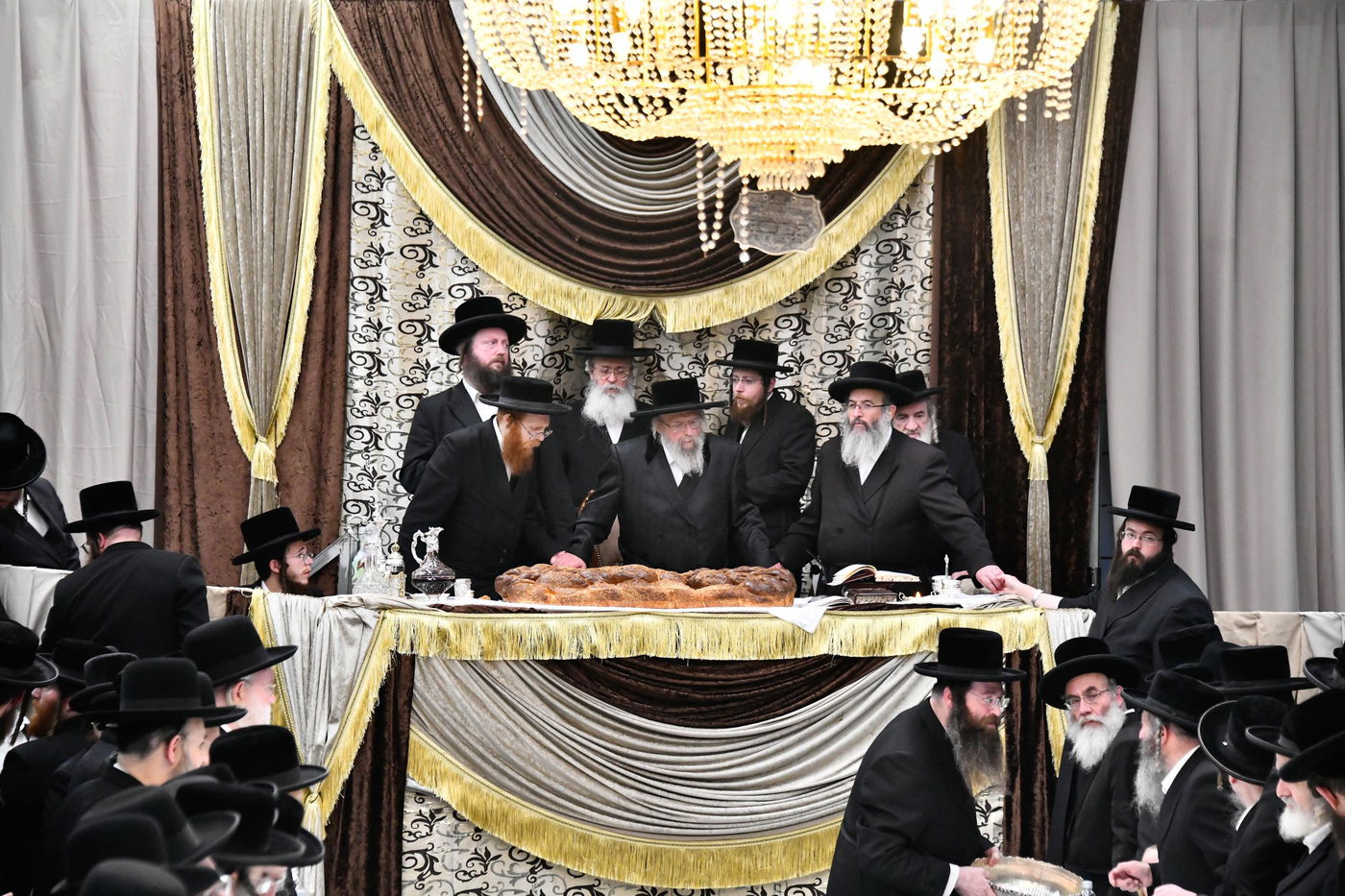 זאת חנוכה בחצה"ק פינסק קרלין