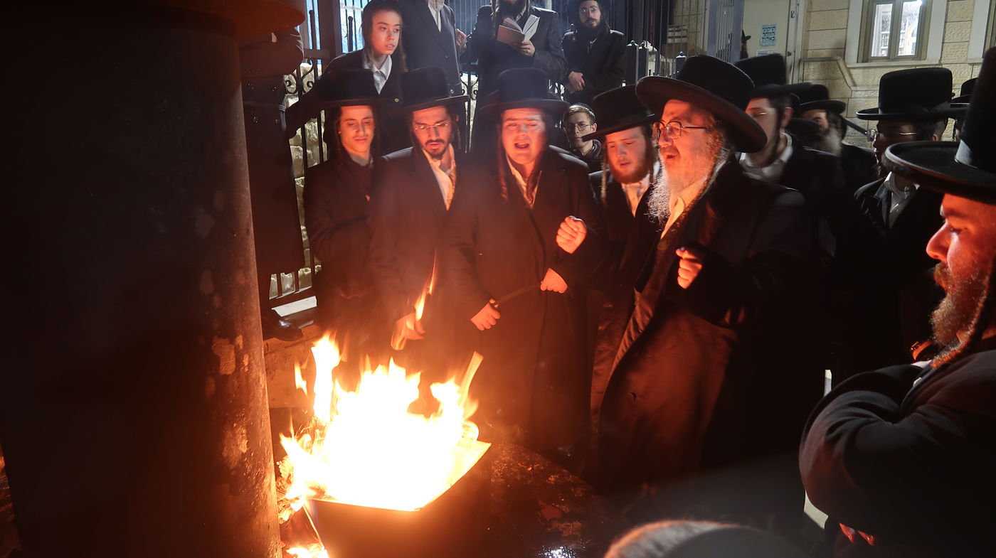 זאת חנוכה בחצה"ק ביאלה ב"ב