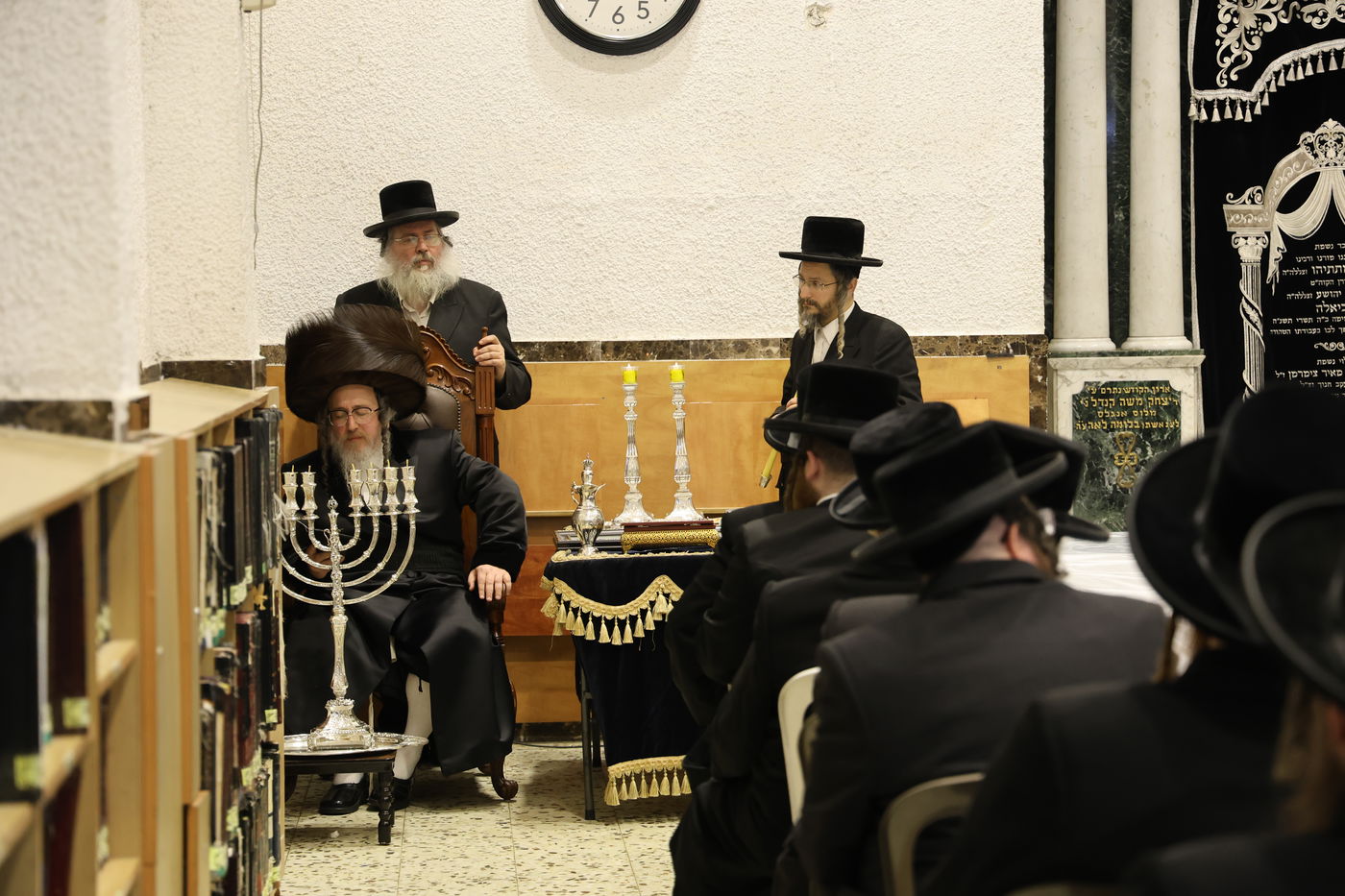 זאת חנוכה בחצה"ק ביאלה ב"ב