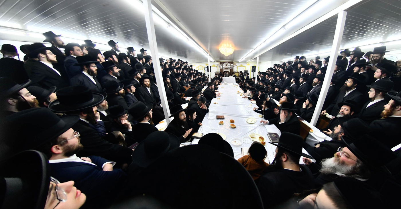 זאת חנוכה בחצה"ק סקולען ירושלים