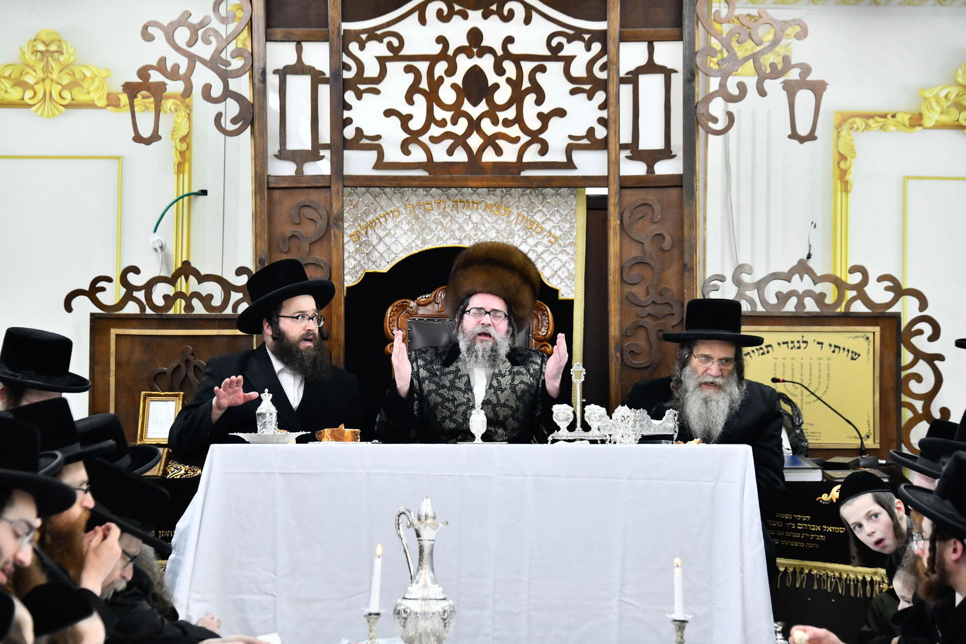 זאת חנוכה בחצה"ק סקולען ירושלים