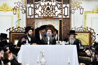 זאת חנוכה בחצה"ק סקולען ירושלים