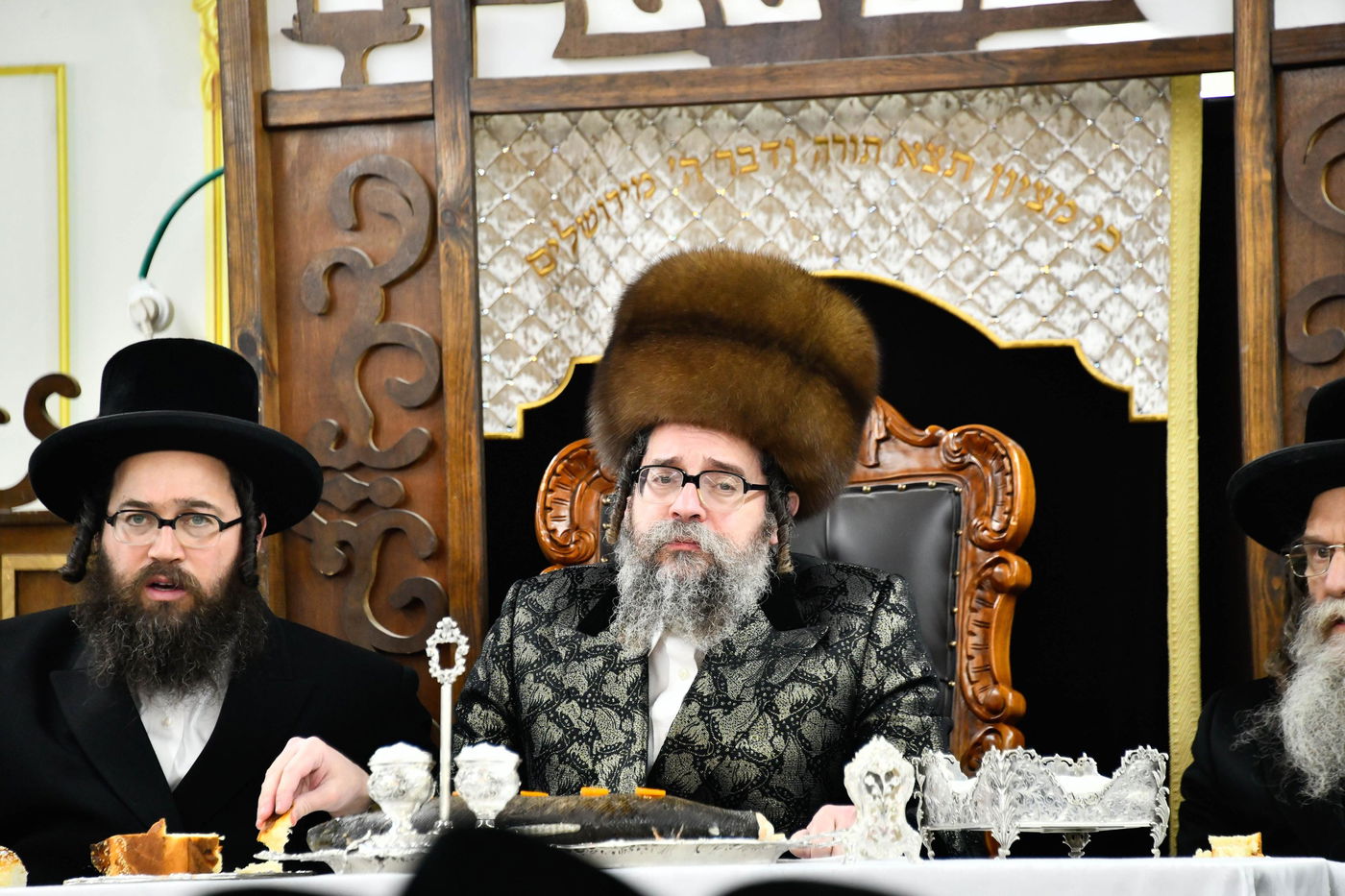 זאת חנוכה בחצה"ק סקולען ירושלים