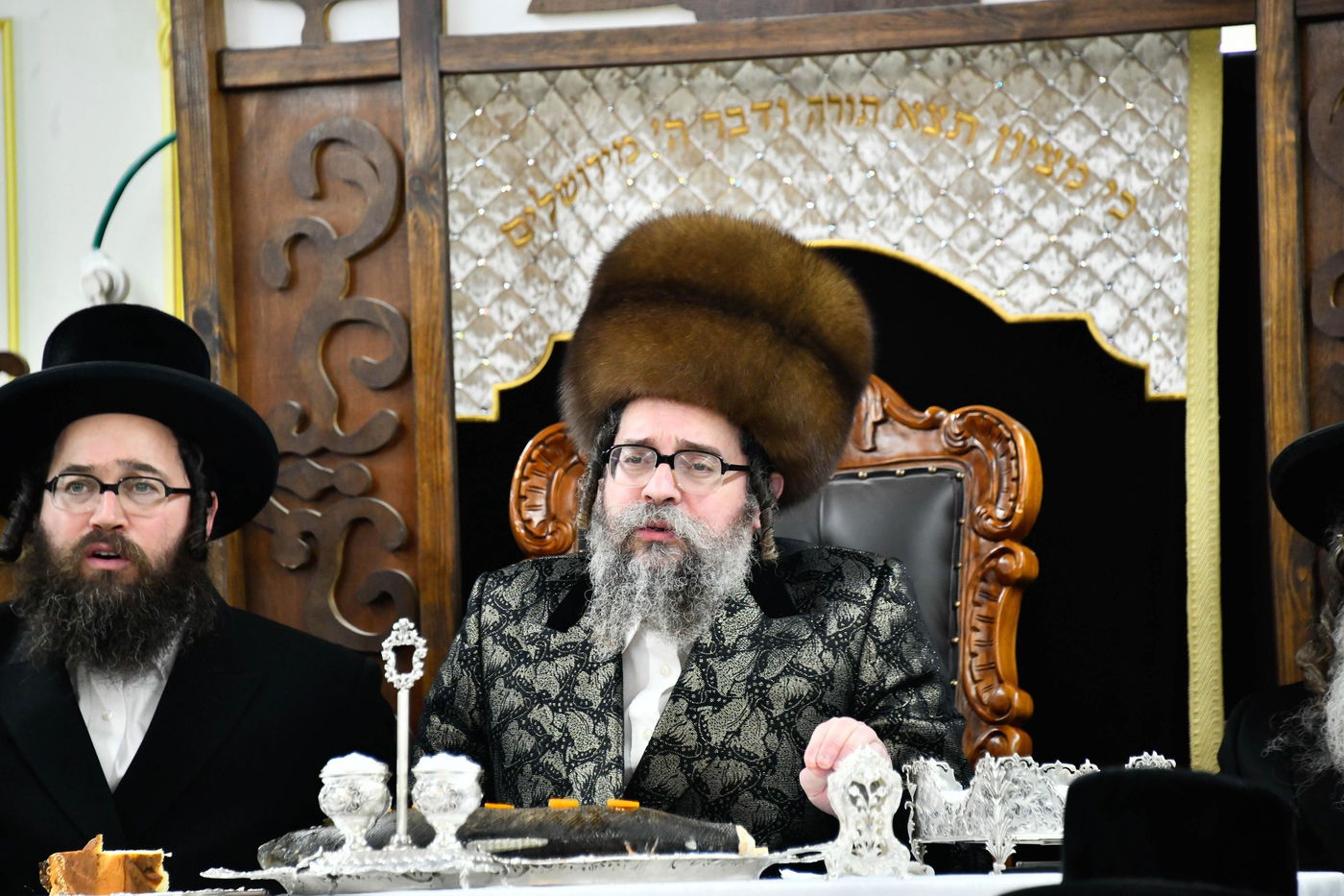 זאת חנוכה בחצה"ק סקולען ירושלים