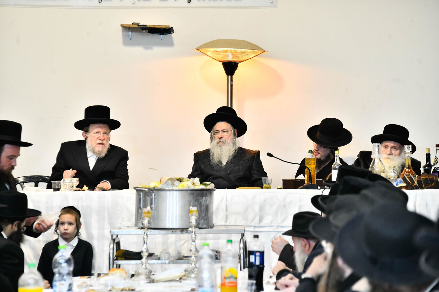 זאת חנוכה בחצה"ק טולנא