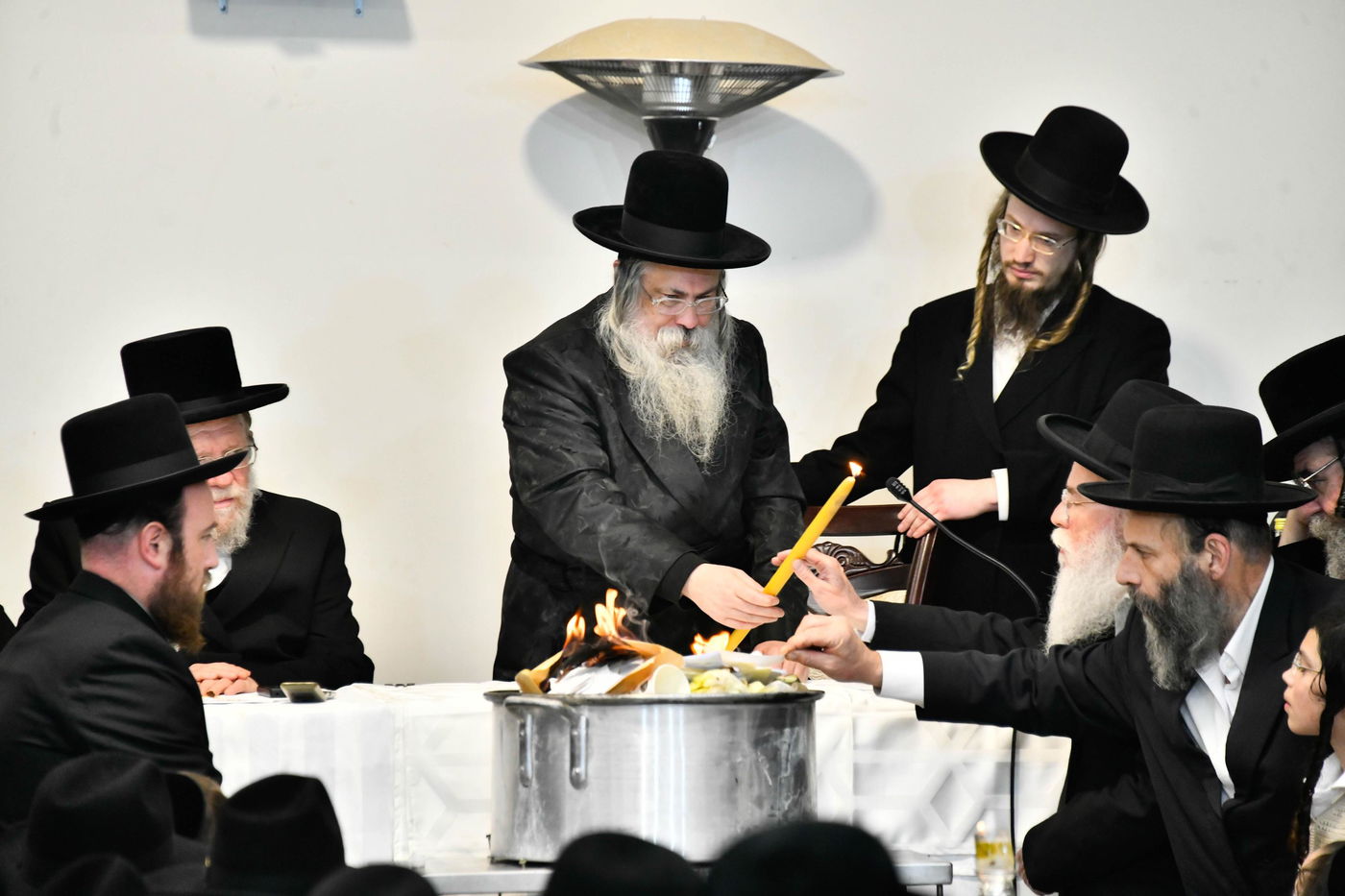 זאת חנוכה בחצה"ק טולנא