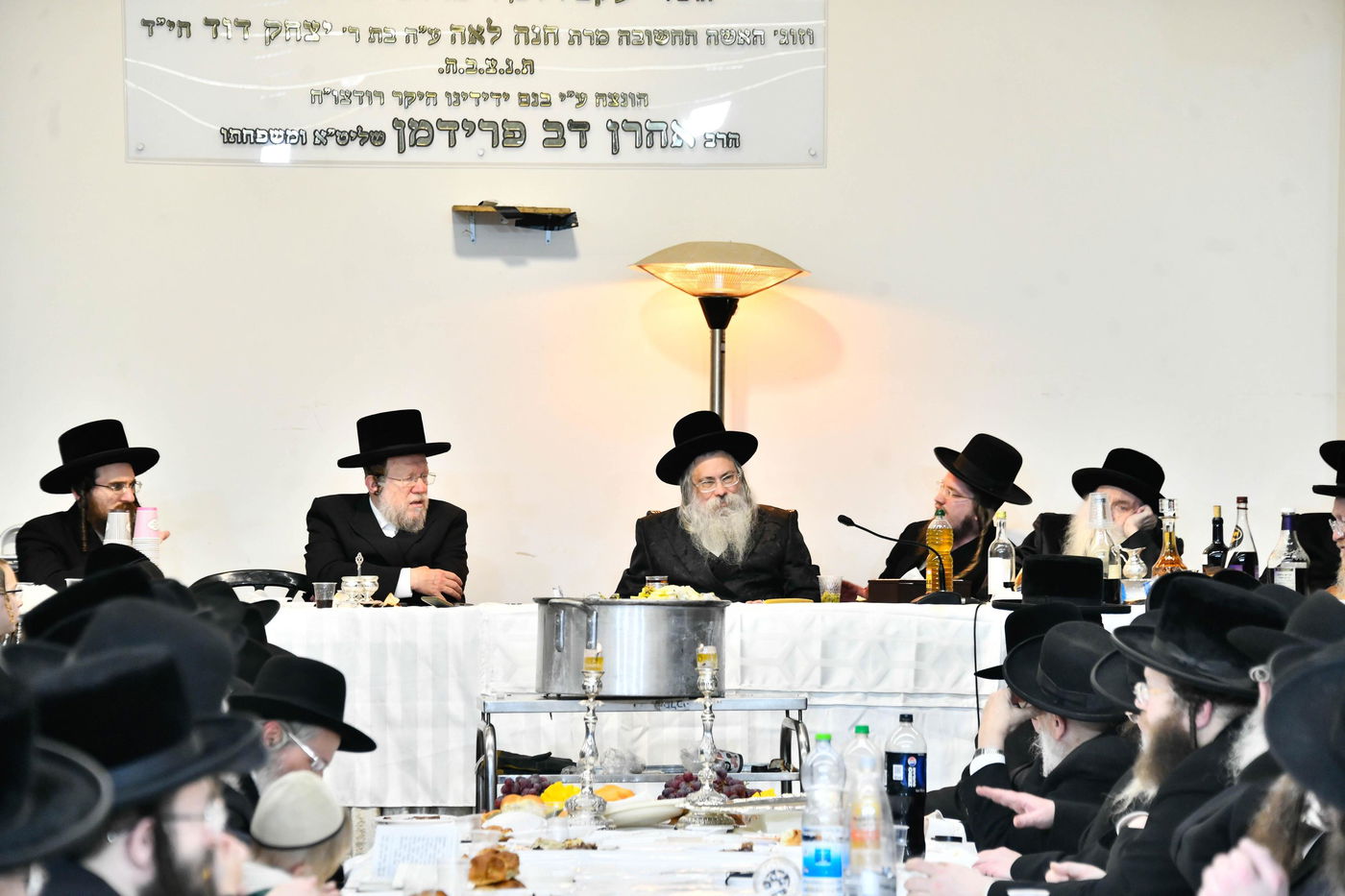 זאת חנוכה בחצה"ק טולנא