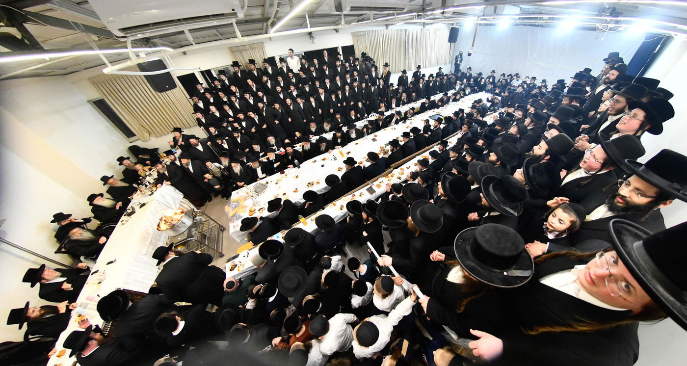 זאת חנוכה בחצה"ק טולנא