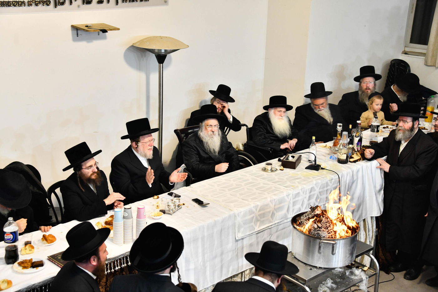 זאת חנוכה בחצה"ק טולנא