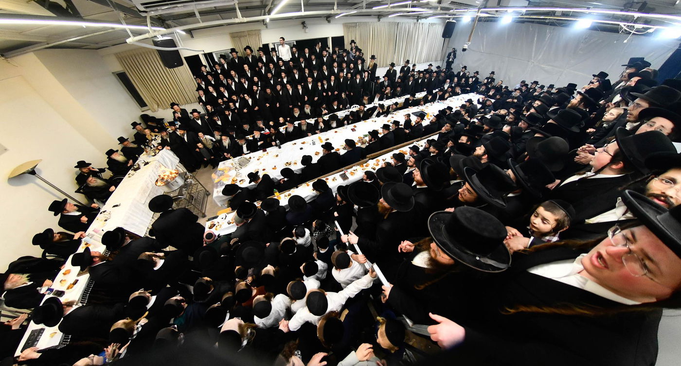 זאת חנוכה בחצה"ק טולנא