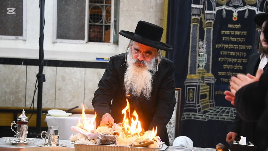 זאת חנוכה בחצה"ק לעלוב ירושלים