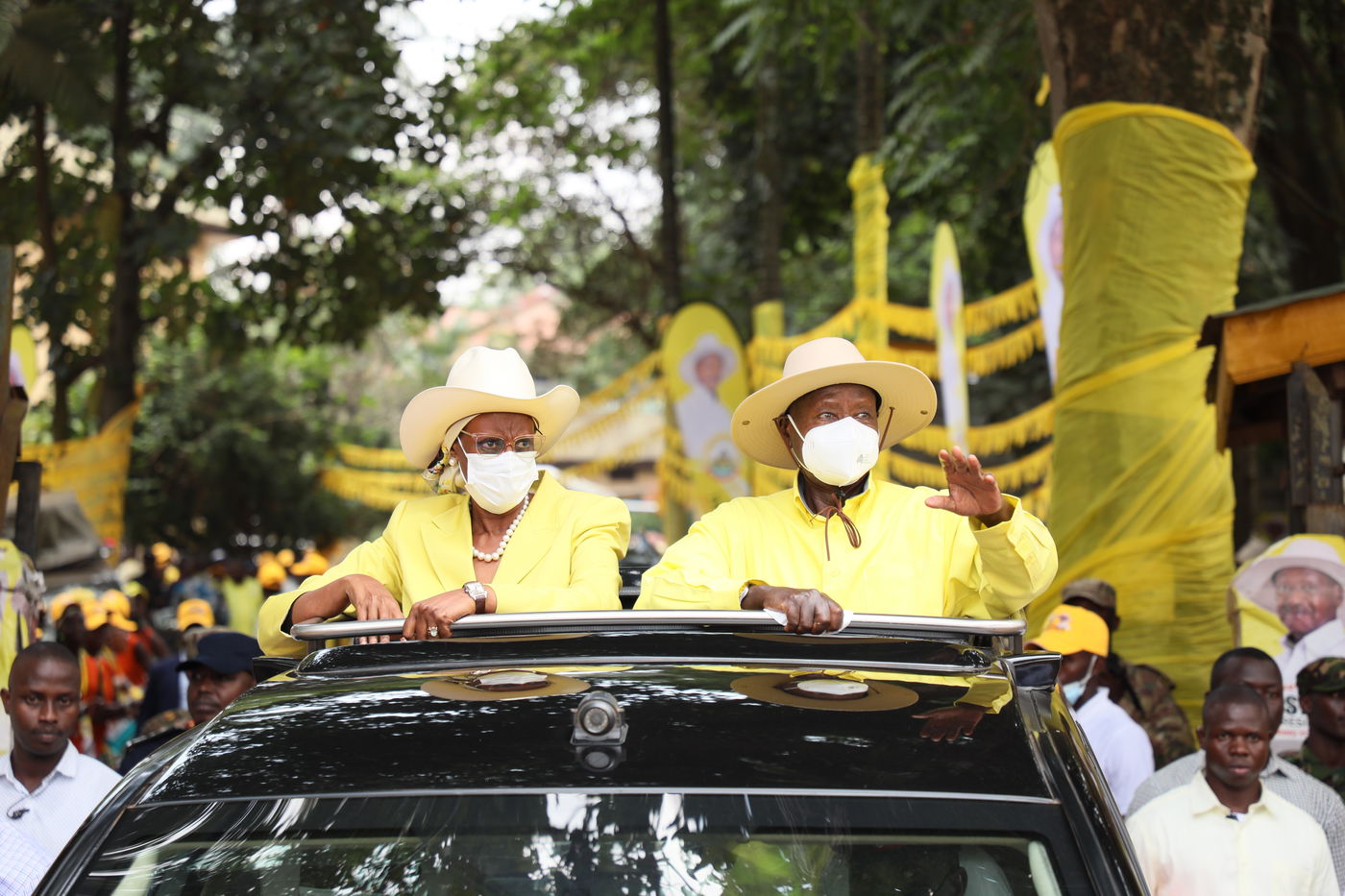נשיא אוגנדה יוורי מוסווני (והגברת הראשונה) המכהן בתפקיד מאז 1986