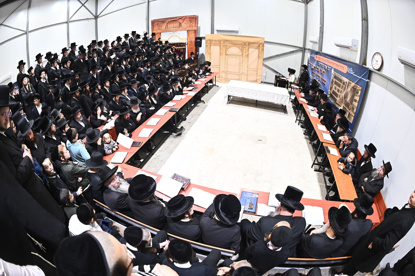 זאת חנוכה בחצה"ק זוטשקה