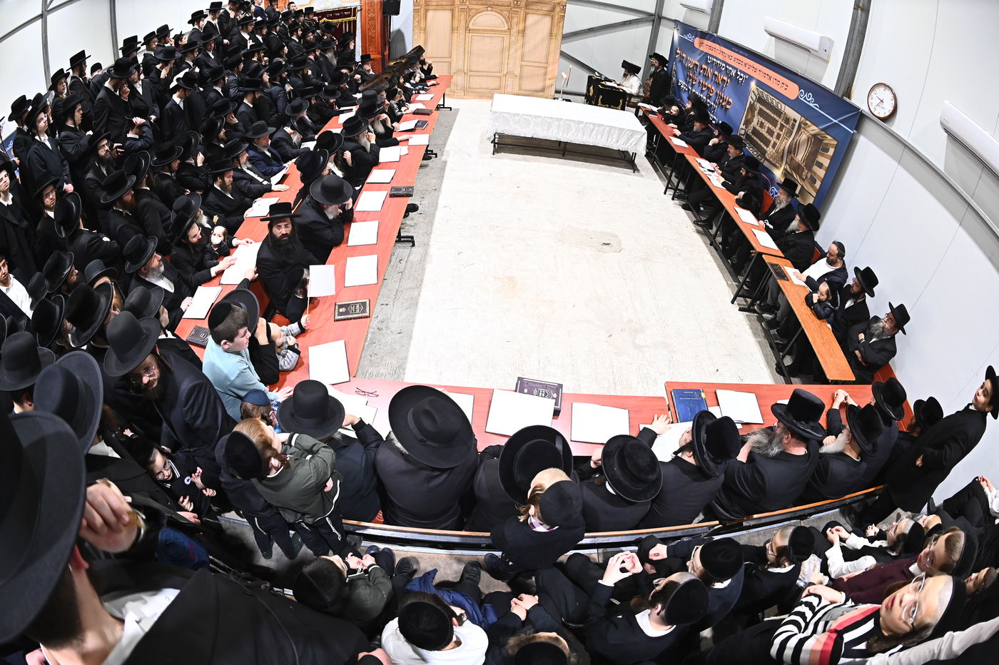 זאת חנוכה בחצה"ק זוטשקה