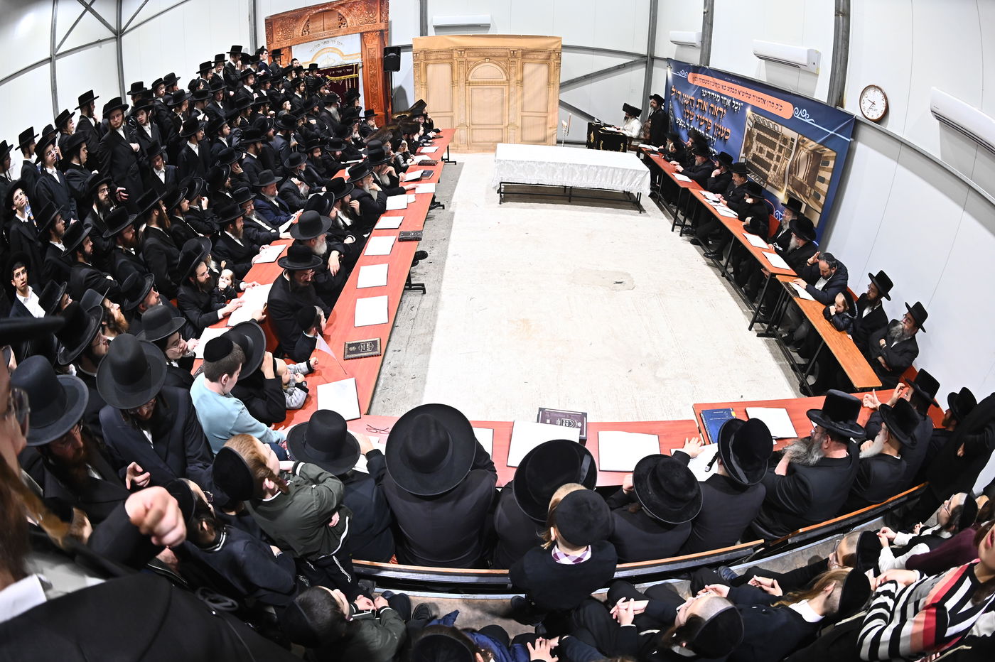 זאת חנוכה בחצה"ק זוטשקה