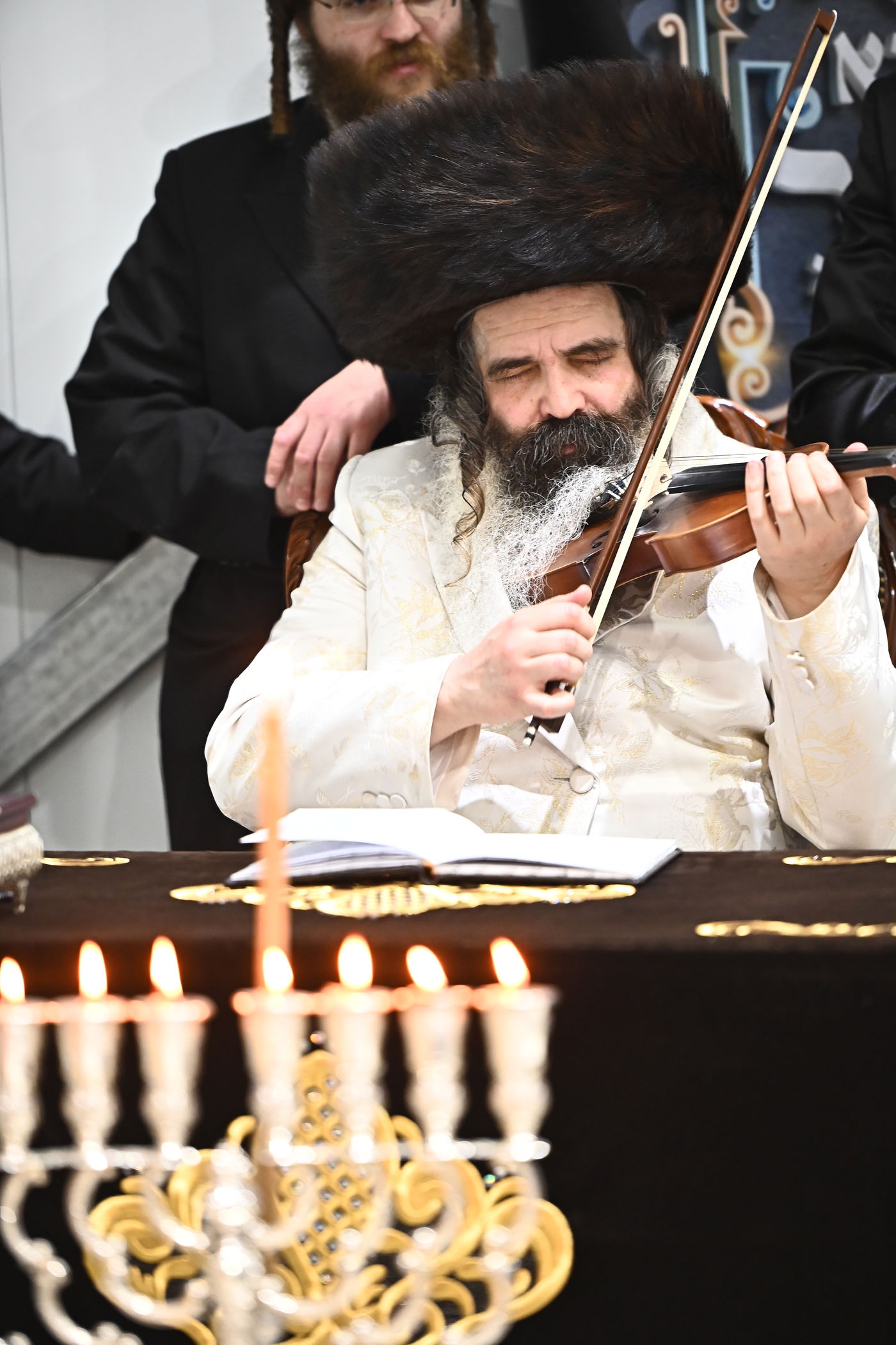 זאת חנוכה בחצה"ק זוטשקה