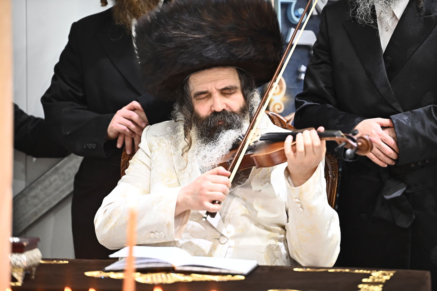 זאת חנוכה בחצה"ק זוטשקה