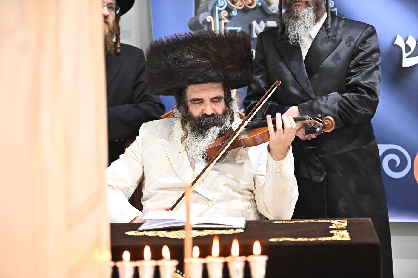 זאת חנוכה בחצה"ק זוטשקה