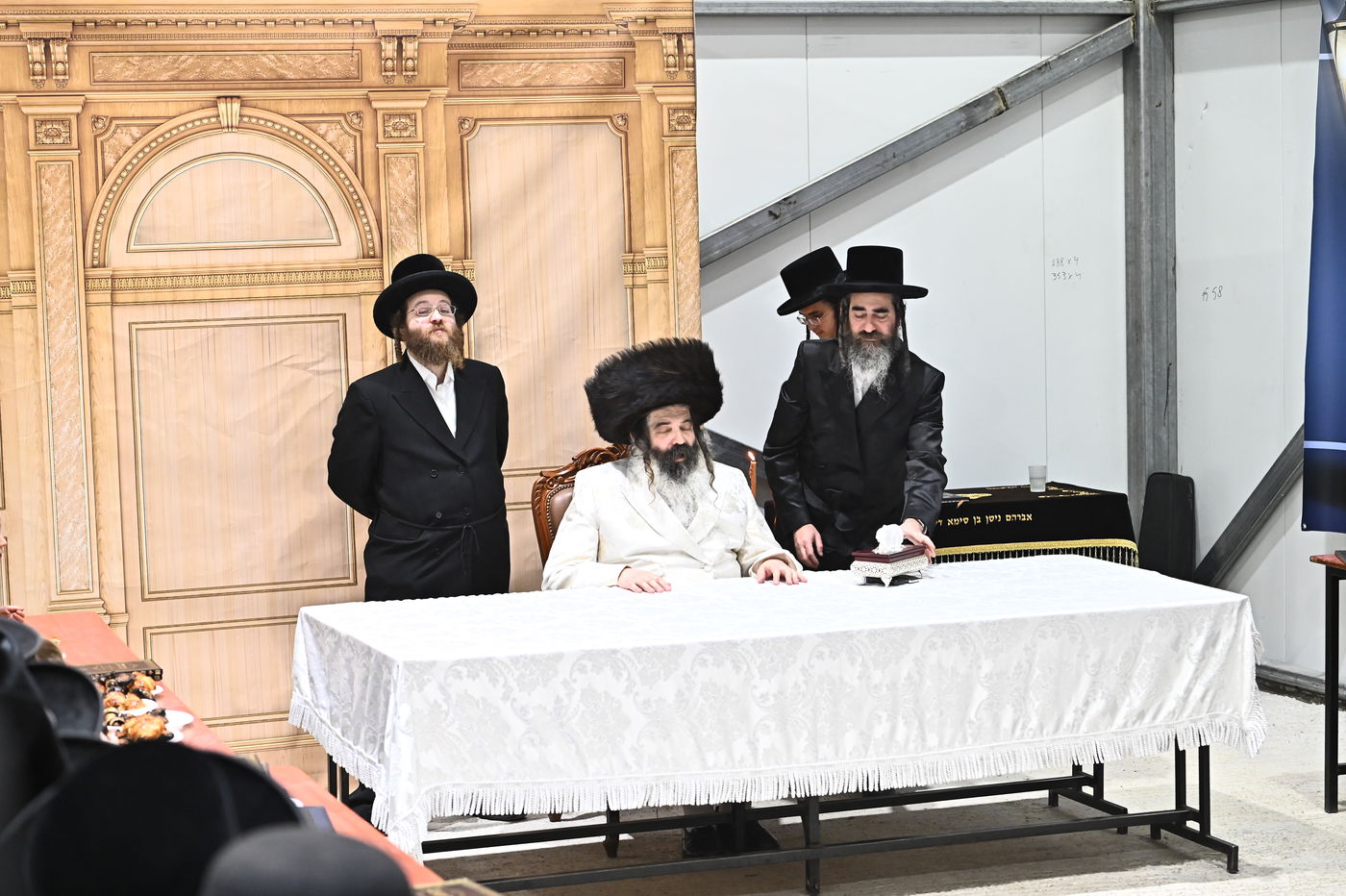 זאת חנוכה בחצה"ק זוטשקה