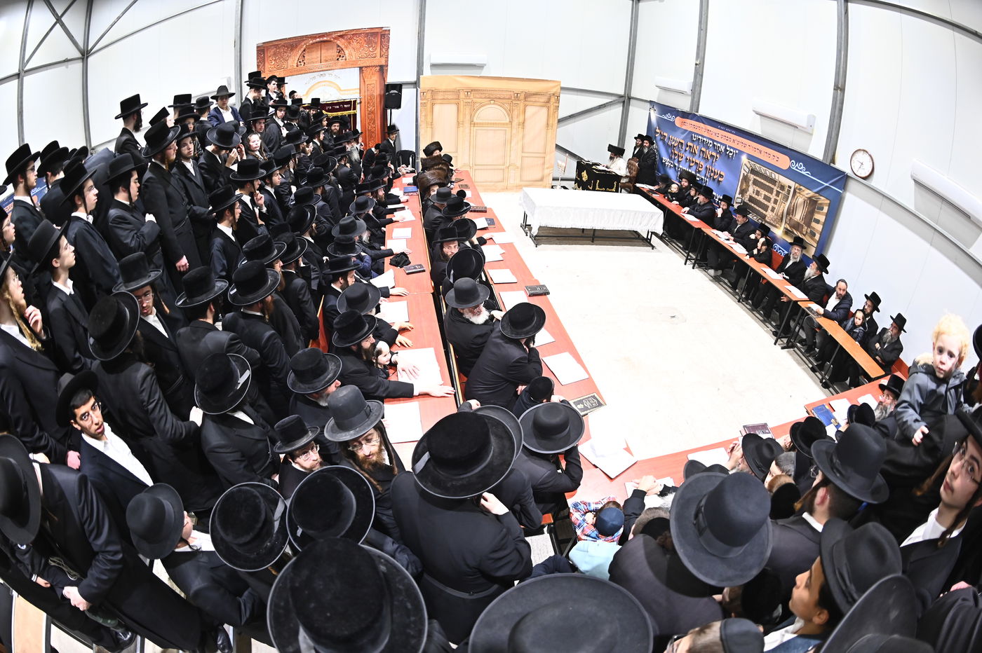 זאת חנוכה בחצה"ק זוטשקה