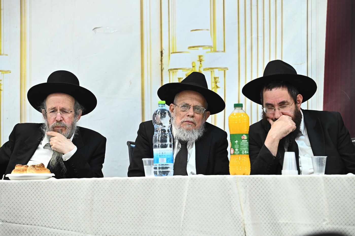 מסיבת חנוכה בישיבת פוניבז'