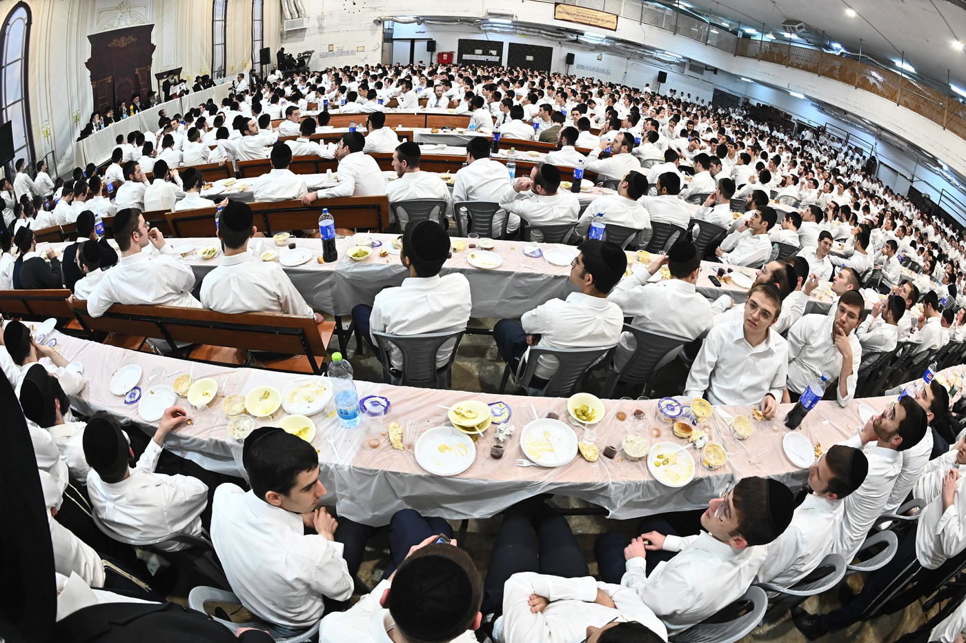 מסיבת חנוכה בישיבת פוניבז'