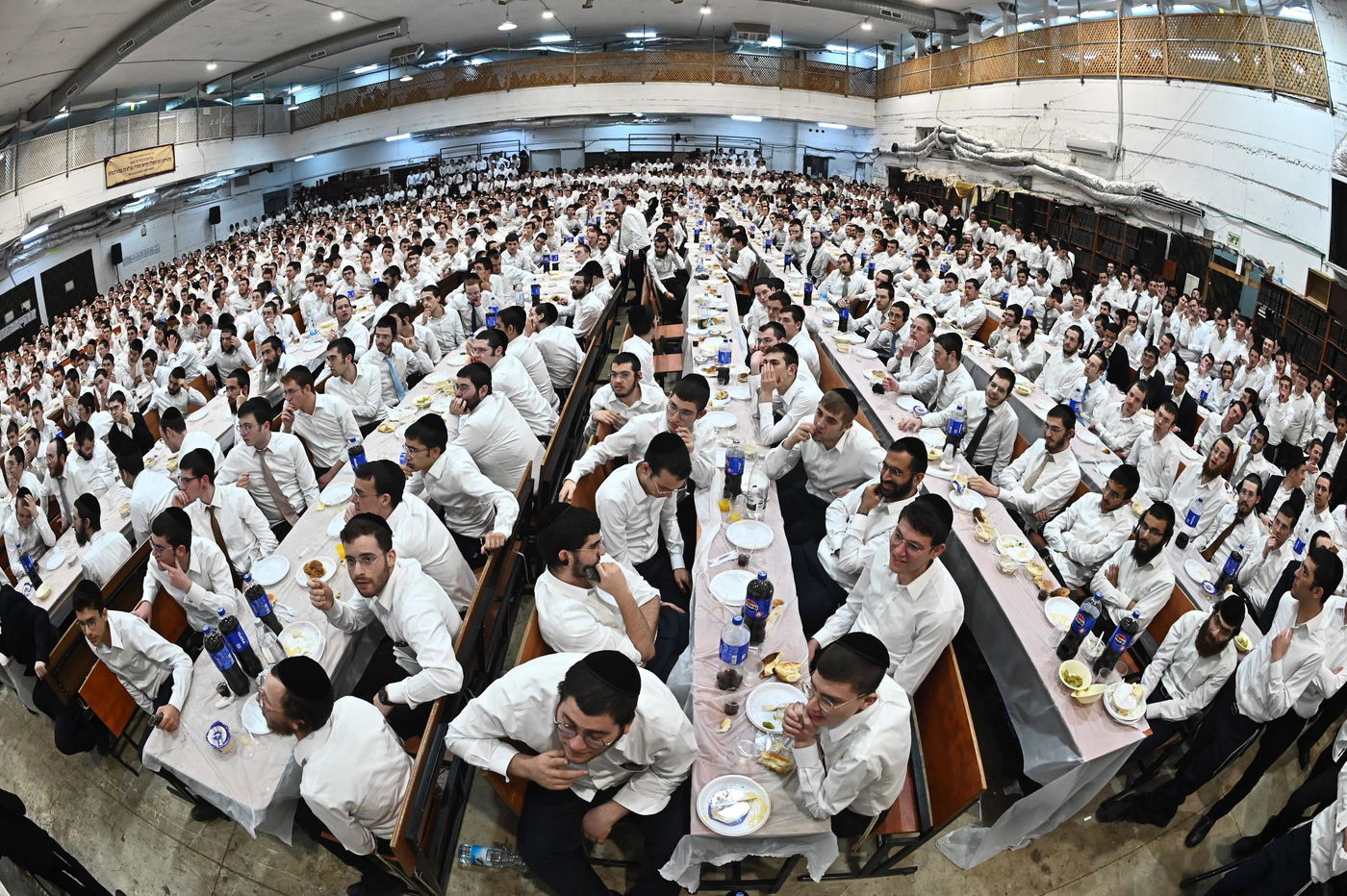 מסיבת חנוכה בישיבת פוניבז'