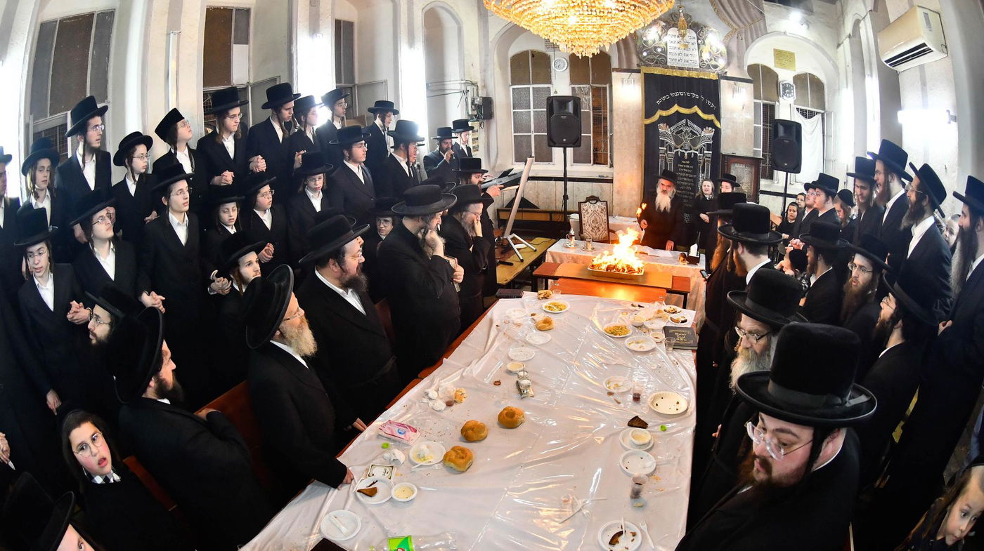 זאת חנוכה בחצה"ק לעלוב ירושלים