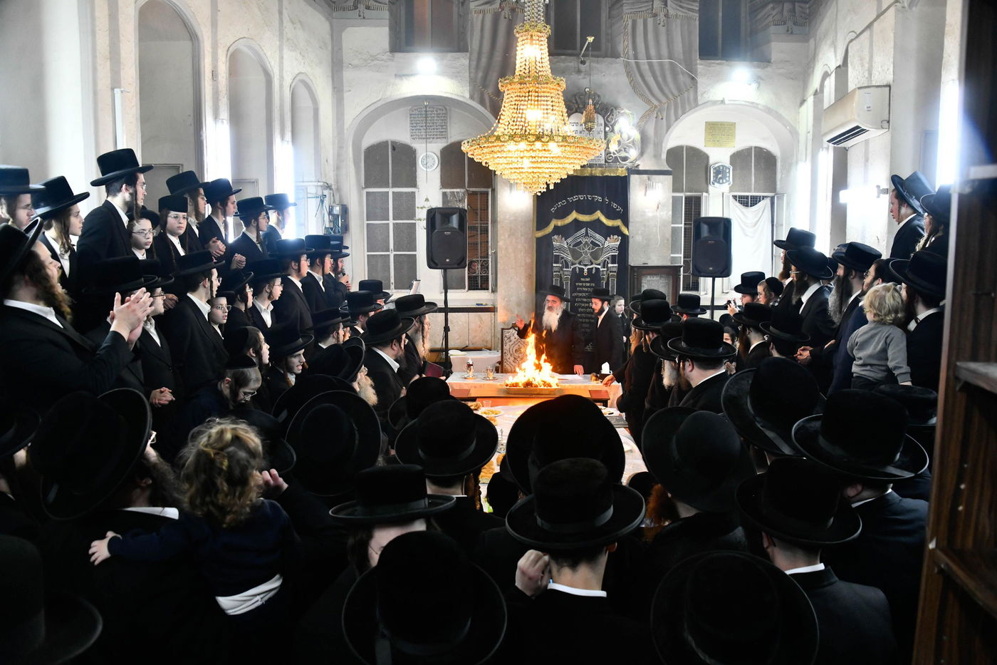 זאת חנוכה בחצה"ק לעלוב ירושלים