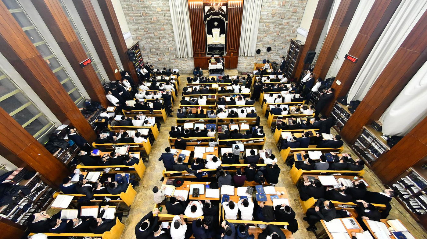 הראשל"צ הגר"י יוסף בשיעור בזאת חנוכה