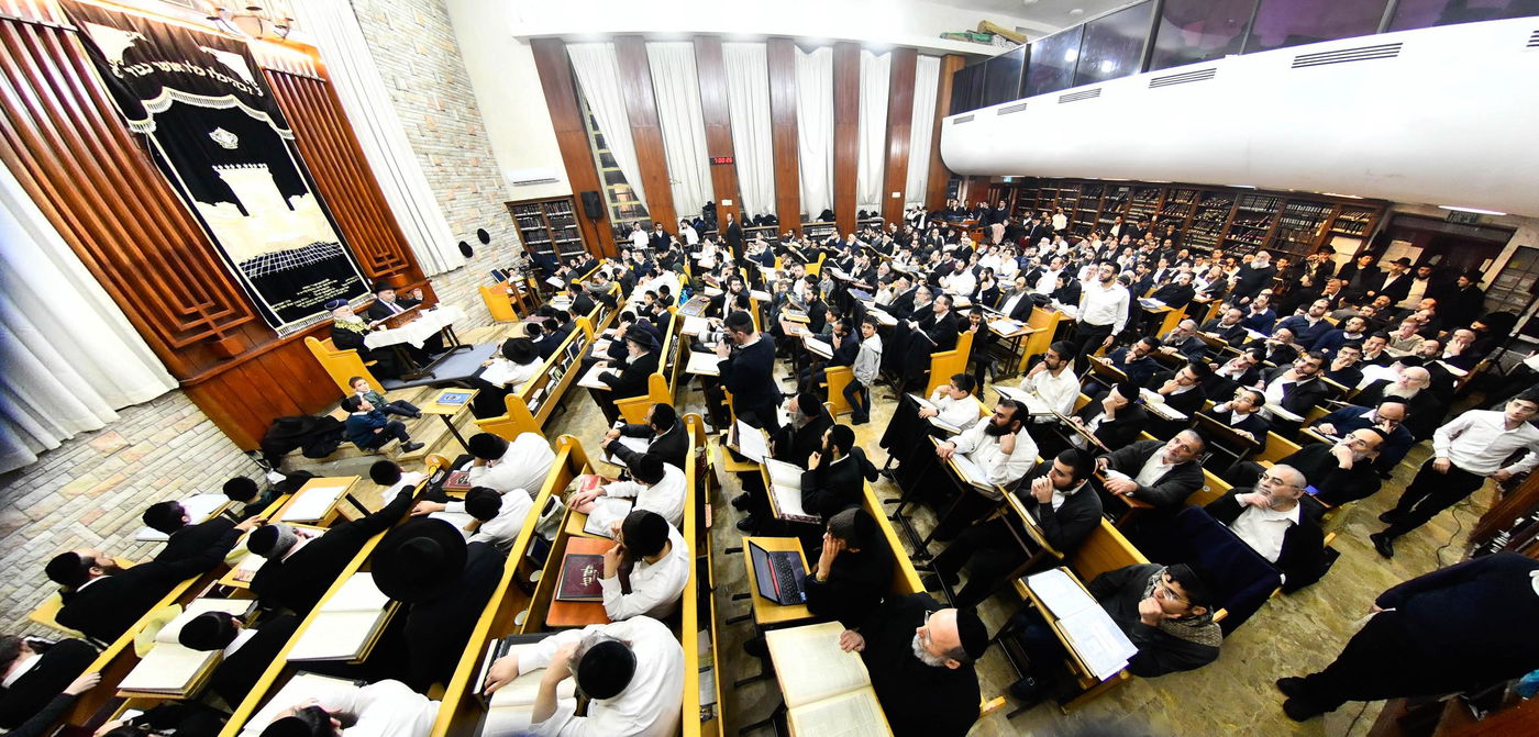 הראשל"צ הגר"י יוסף בשיעור בזאת חנוכה
