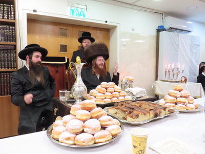 חנוכה בחצר הקודש קאליב