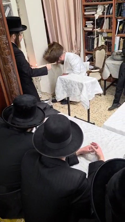 האדמו"ר מקרעטשניף כפר אתא בעבודת הקודש באמירת נשמת כל חי