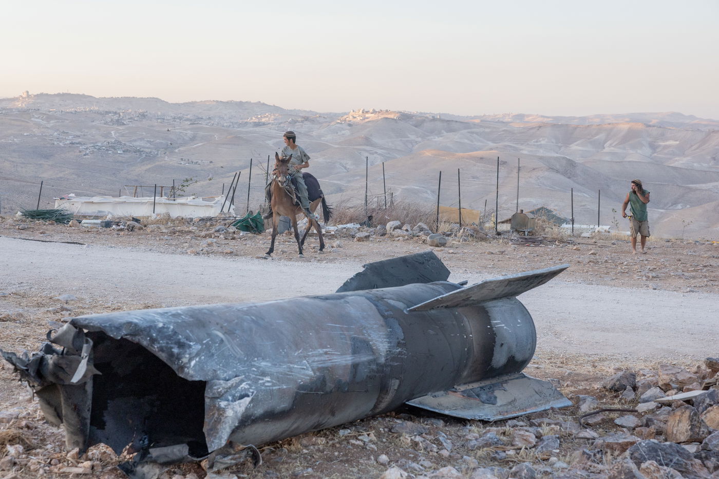 שברי טיל במהלך עם כלביא