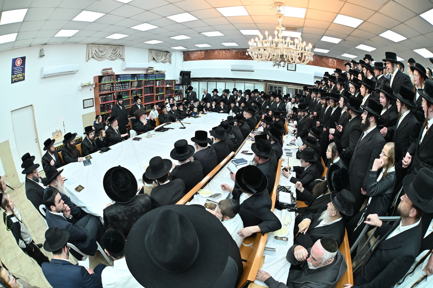 חנוכה בחצה"ק סאסוב