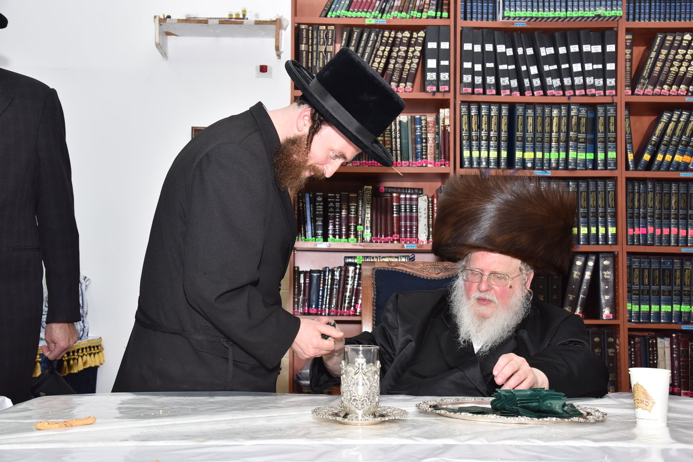 חנוכה בחצה"ק סאסוב