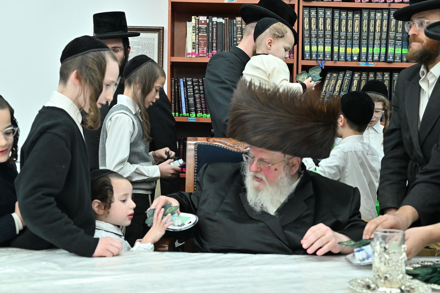 חנוכה בחצה"ק סאסוב