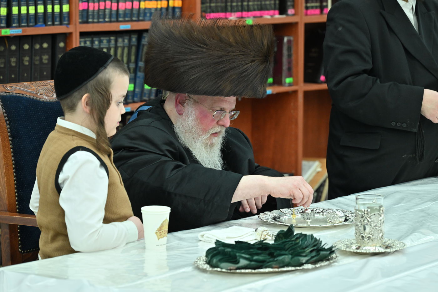 חנוכה בחצה"ק סאסוב