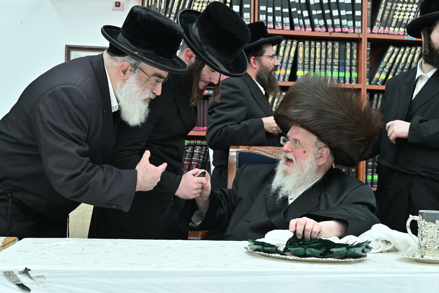 חנוכה בחצה"ק סאסוב