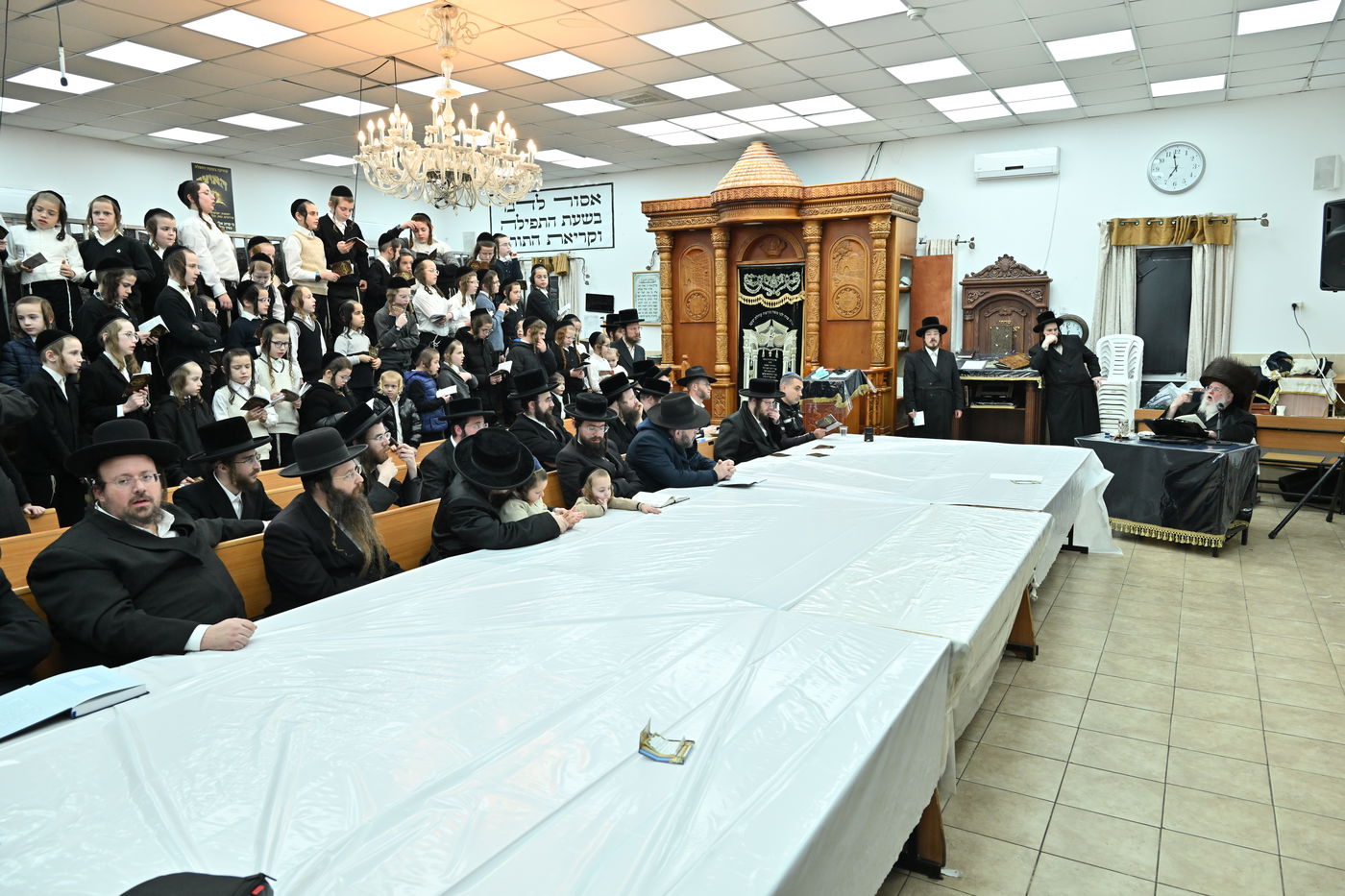 חנוכה בחצה"ק סאסוב