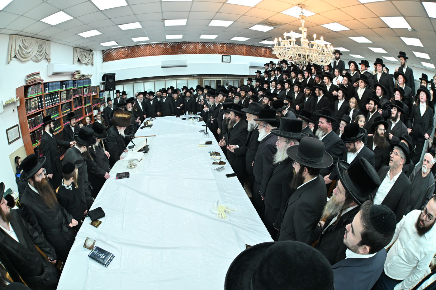 חנוכה בחצה"ק סאסוב