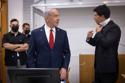 עו"ד עמית חדד וראש הממשלה בנימין נתניהו בבית המשפט | ארכיון